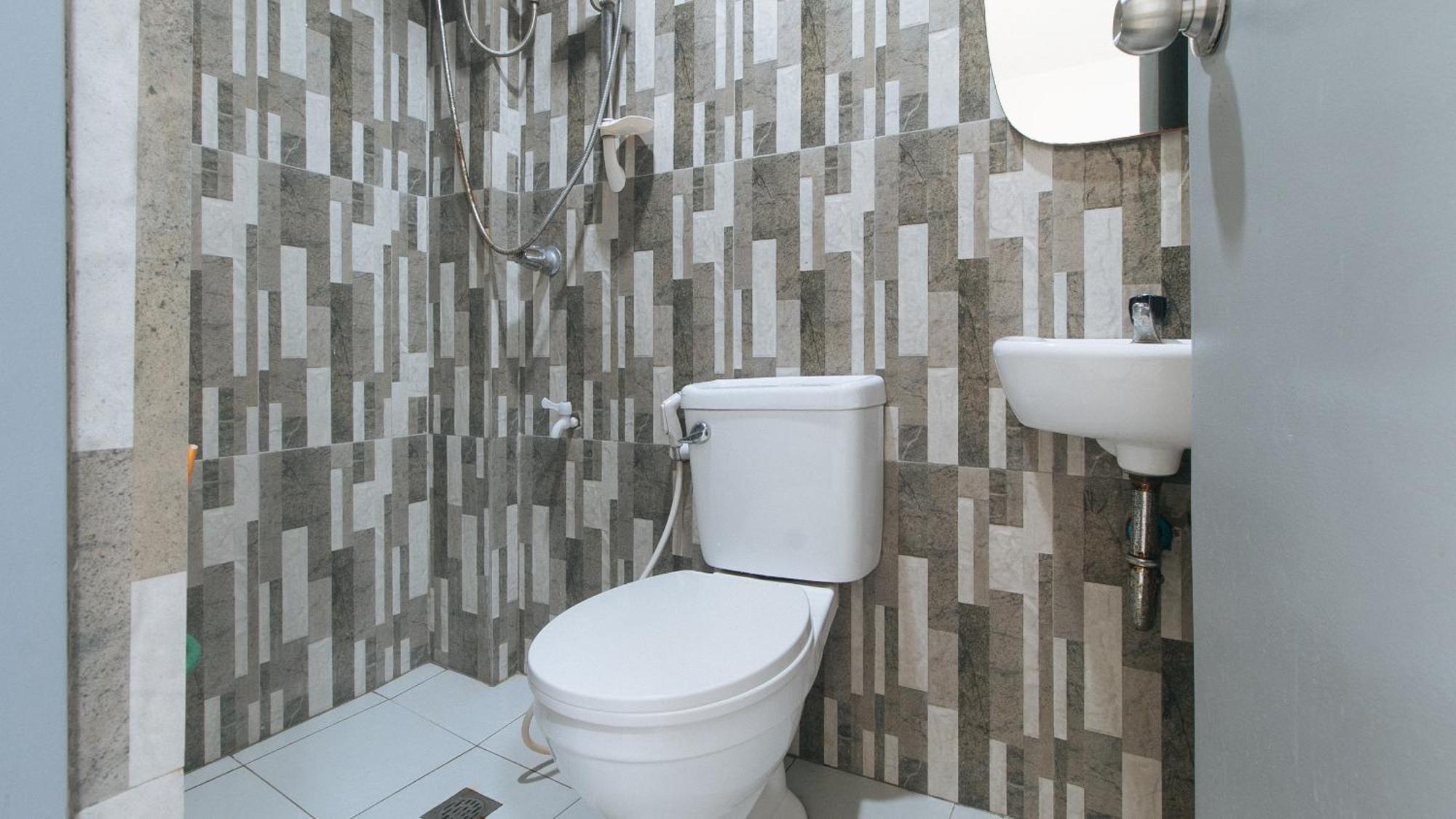Reddoorz At Fat J Apartelle Mactan Cebu Екстериор снимка