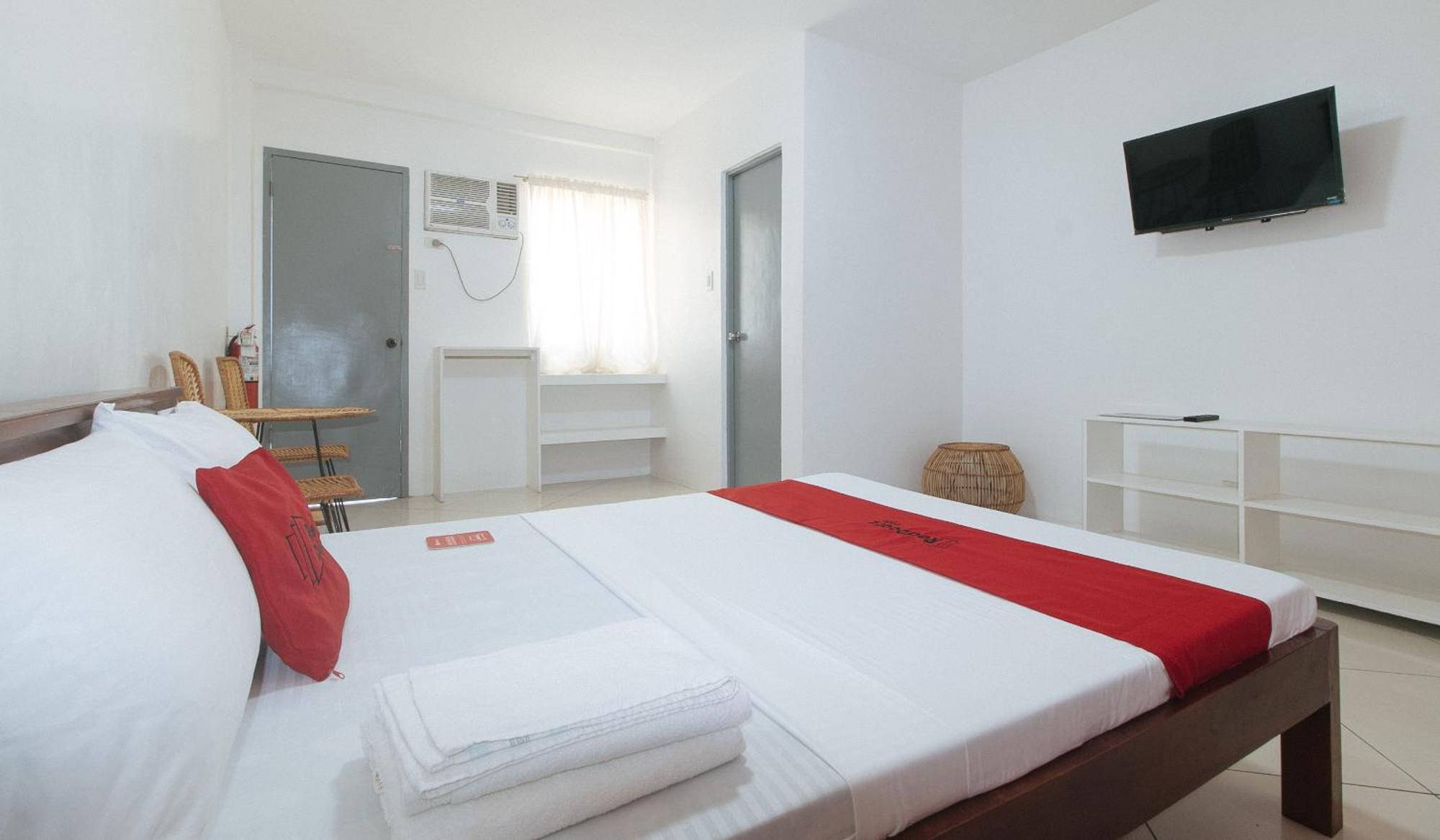 Reddoorz At Fat J Apartelle Mactan Cebu Екстериор снимка