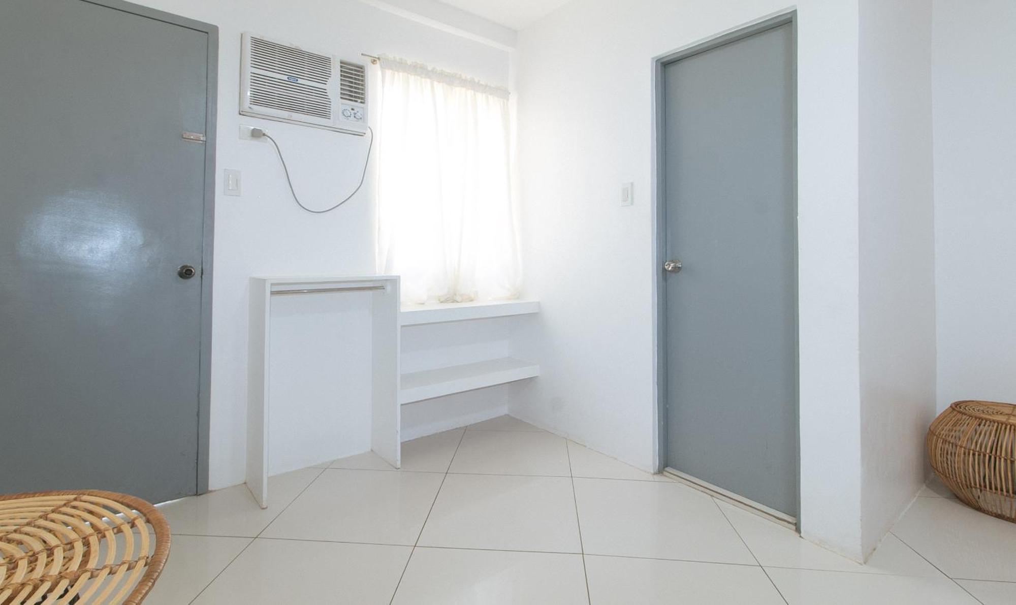 Reddoorz At Fat J Apartelle Mactan Cebu Екстериор снимка
