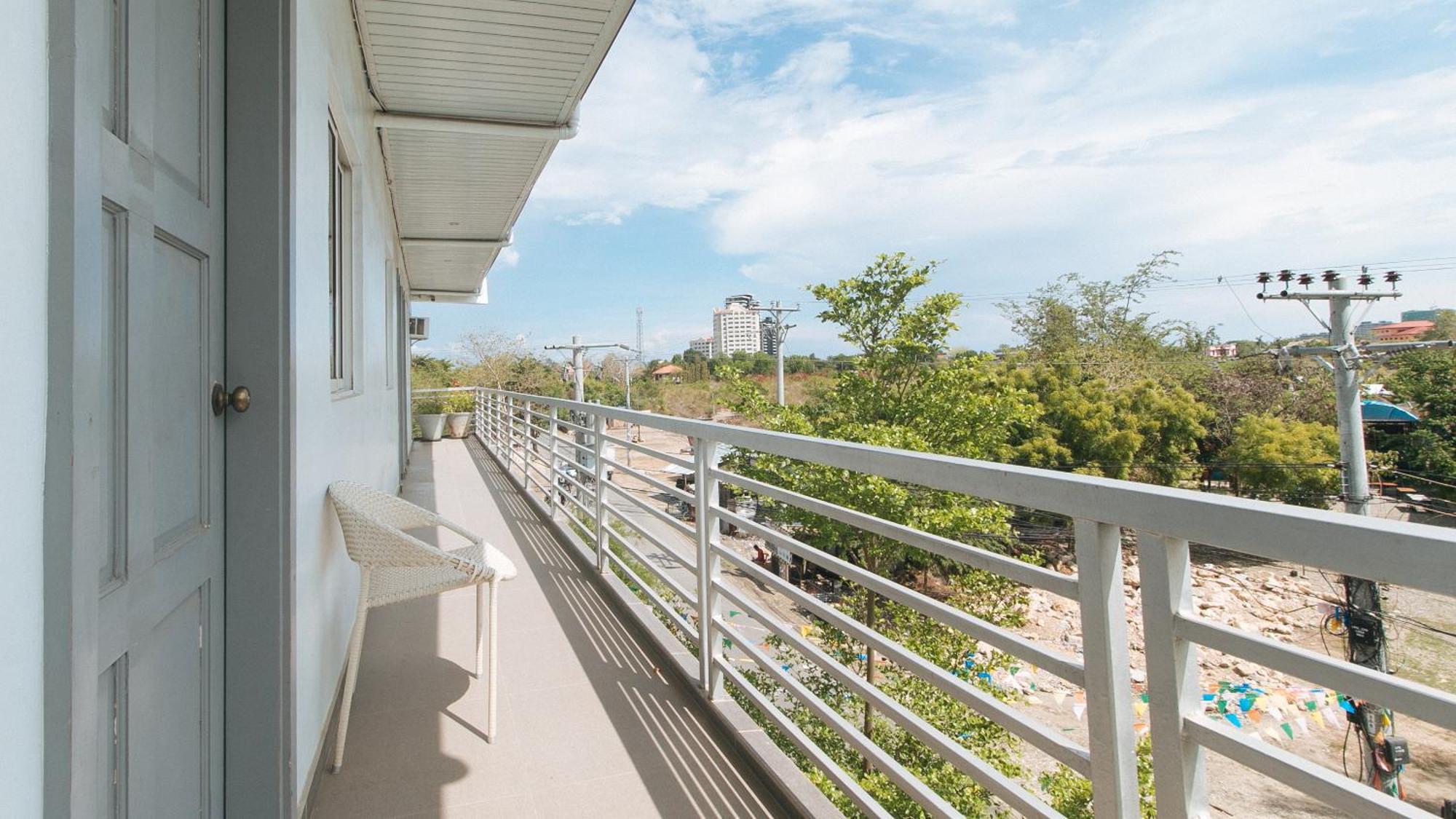 Reddoorz At Fat J Apartelle Mactan Cebu Екстериор снимка