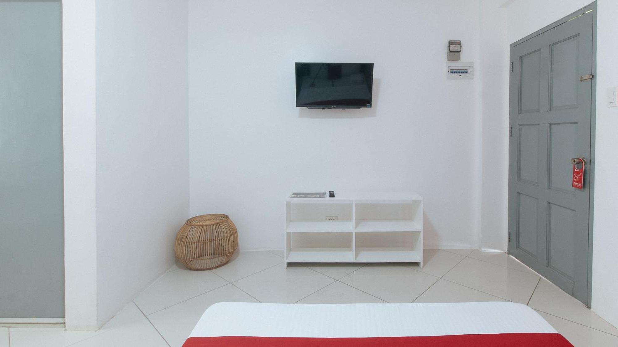 Reddoorz At Fat J Apartelle Mactan Cebu Екстериор снимка