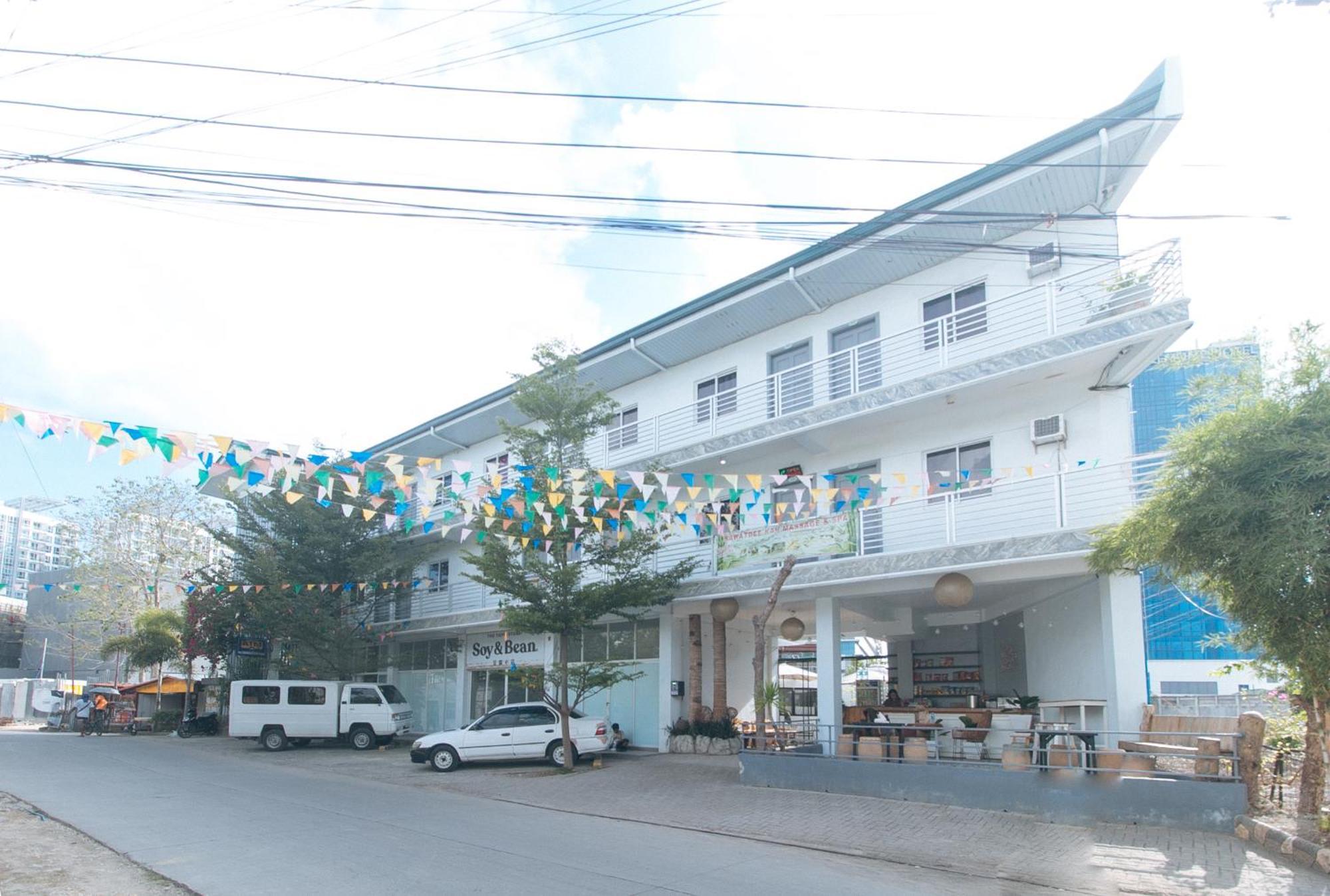 Reddoorz At Fat J Apartelle Mactan Cebu Екстериор снимка